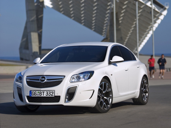 Opel Insignia OPC : обслуживание ...