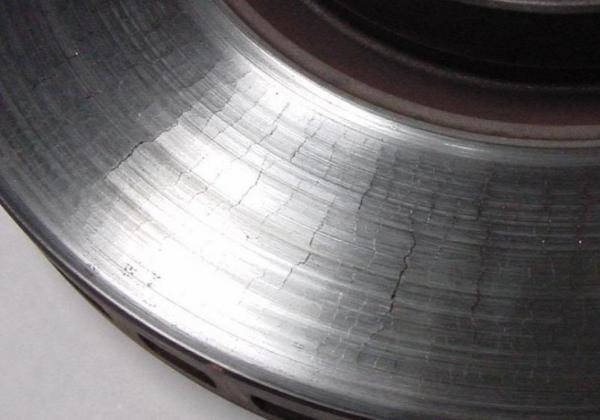 Трещины на тормозном диске