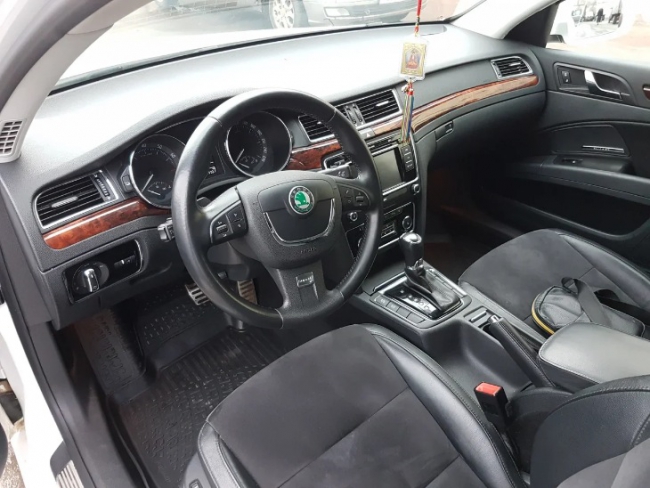 Интерьер Skoda Superb MKII