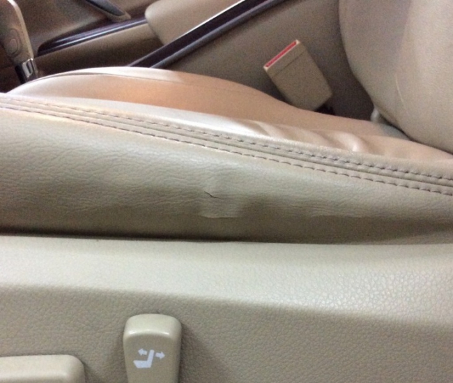 Лопнула кожа в салоне Nissan Teana 2012