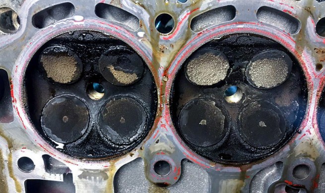 Нагар на поверхности камеры сгорания и клапанах может образоваться из-за низкокачественного масла.