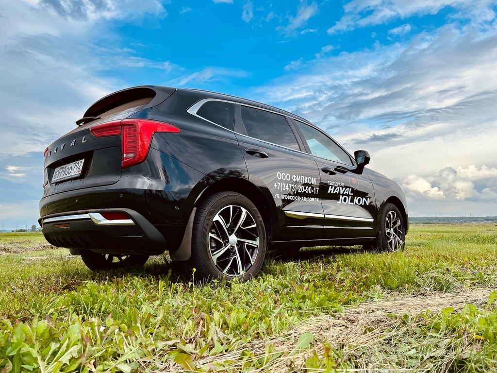 haval-jolion-v-pole
