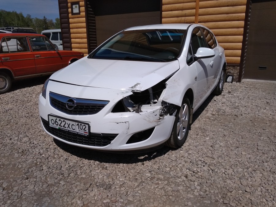 Opel Astra после ДТП. Об этом случае можно почитать здесь