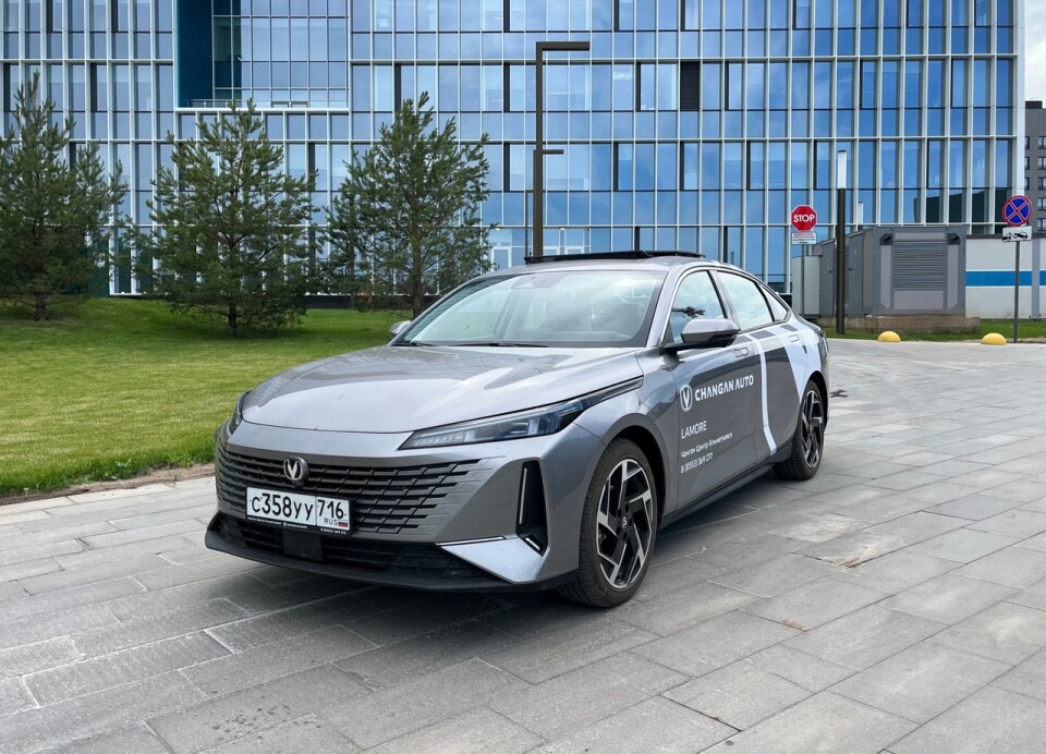 На родине в Китае Changan Lamore продается под названием Yida