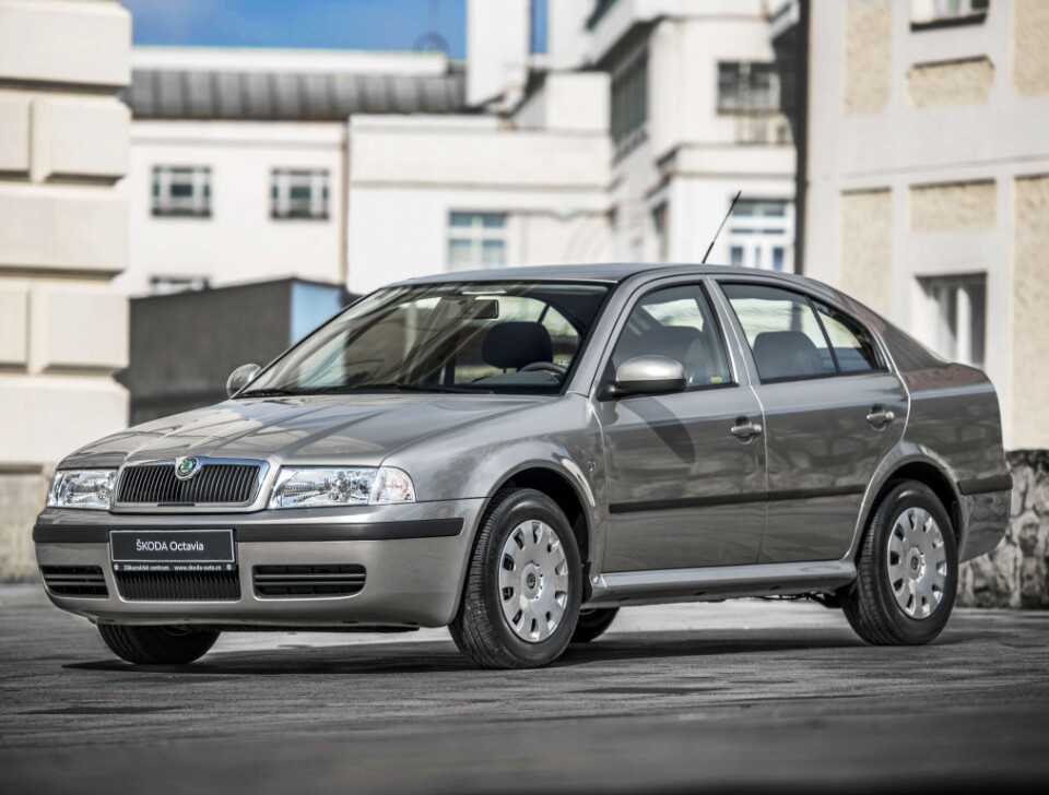 Мобильді ойындар: секс жатақханасы Жалаңаш эротикалық әйелдер