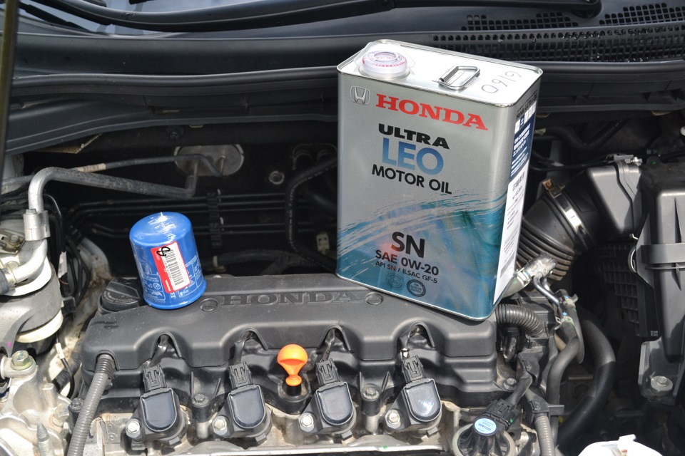 Замена масла honda cr v. Honda CR-V 2.0 мотор масла. Масло моторное для Хонда СРВ 2.0. Масло для Хонда СРВ 2.4. Масло для ДВС Хонда CRV 2,4.